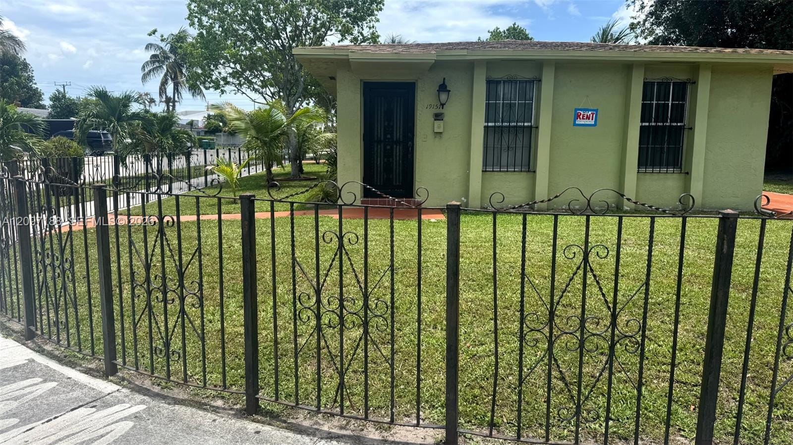 3 bedroom home for sale at 19155 3rd, Miami Gardens, FL 33169 — $2,650