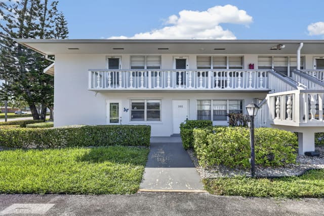 332 NORTHAMPTON Q, West Palm Beach, FL 33417