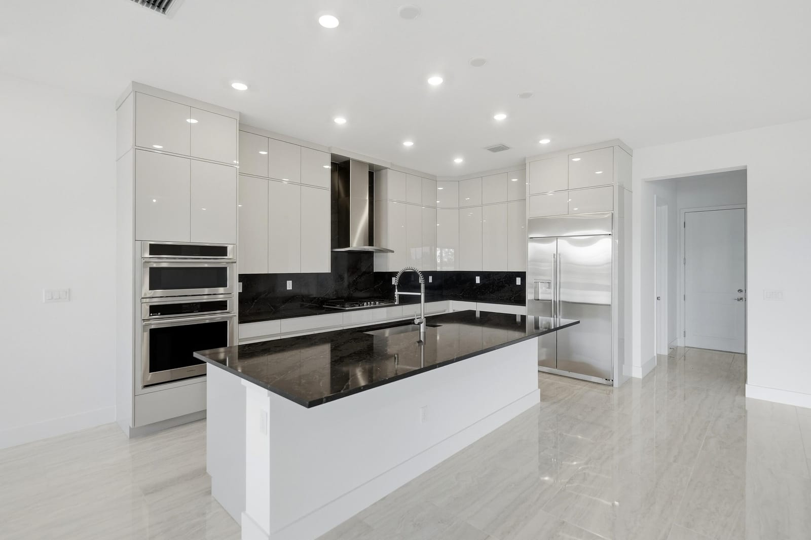 7605 Bridle Trail Way — photo 8
