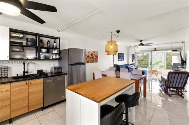 2901 NW 46th Avenue 307, Lauderdale Lakes, FL 33313
