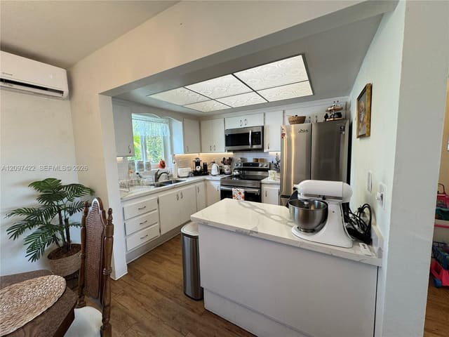 3525 Polk Street 17, Hollywood, FL 33021