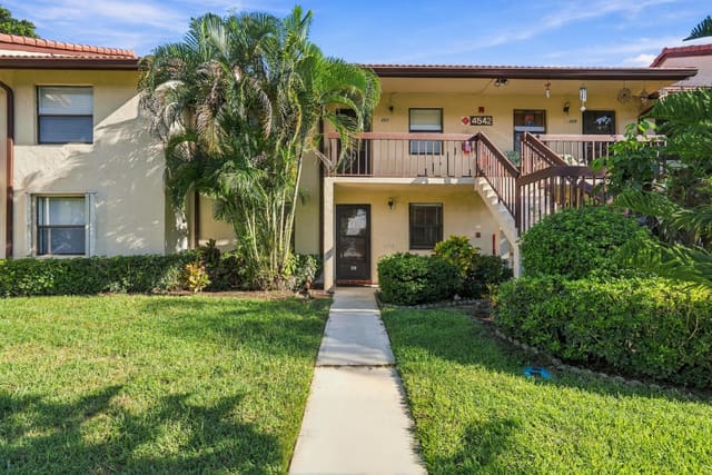 4542 Lucerne Lakes Boulevard E 103, Lake Worth, FL 33467