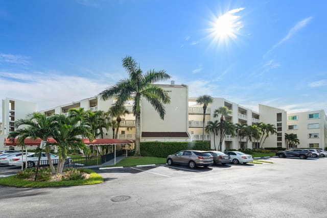 6768 10TH Avenue N 216, Lake Worth, FL 33467