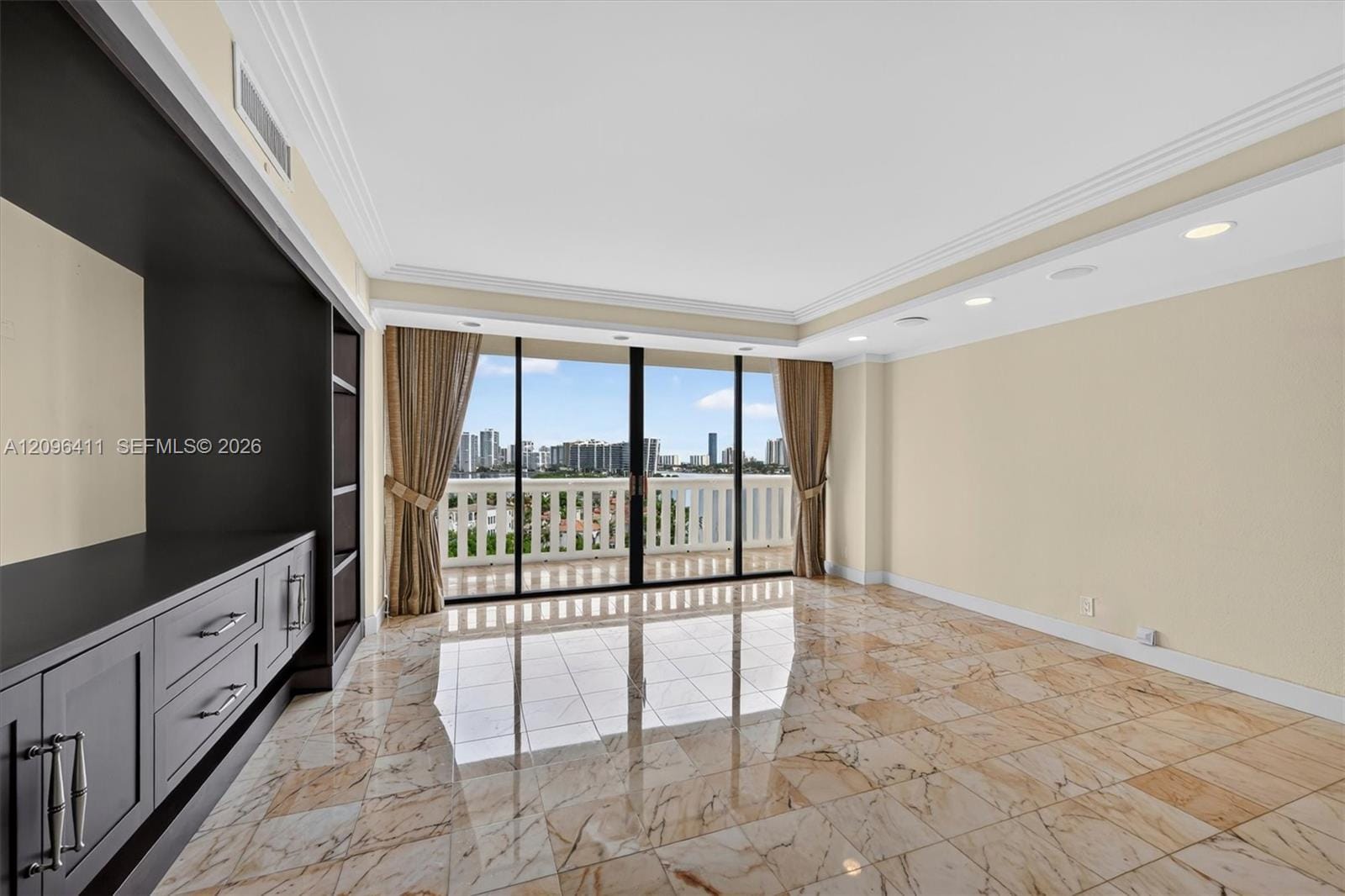 3000 Island Boulevard 1103, Aventura, FL 33160 photo 4