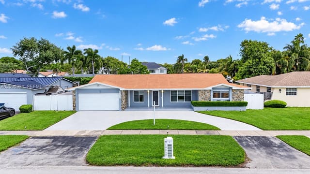 19850 SW 83rd Avenue, Cutler Bay, FL 33189