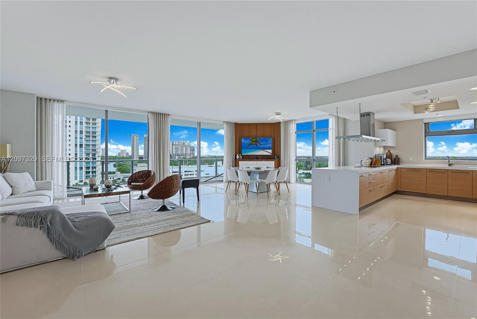 17301 Biscayne Boulevard 901 — photo 2