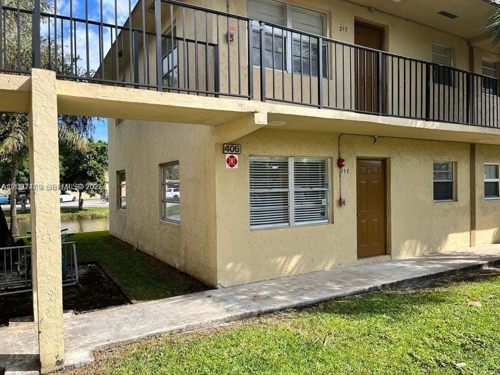2 bedroom home for sale at 406 Lakeside, Margate, FL 33063 — $1,800