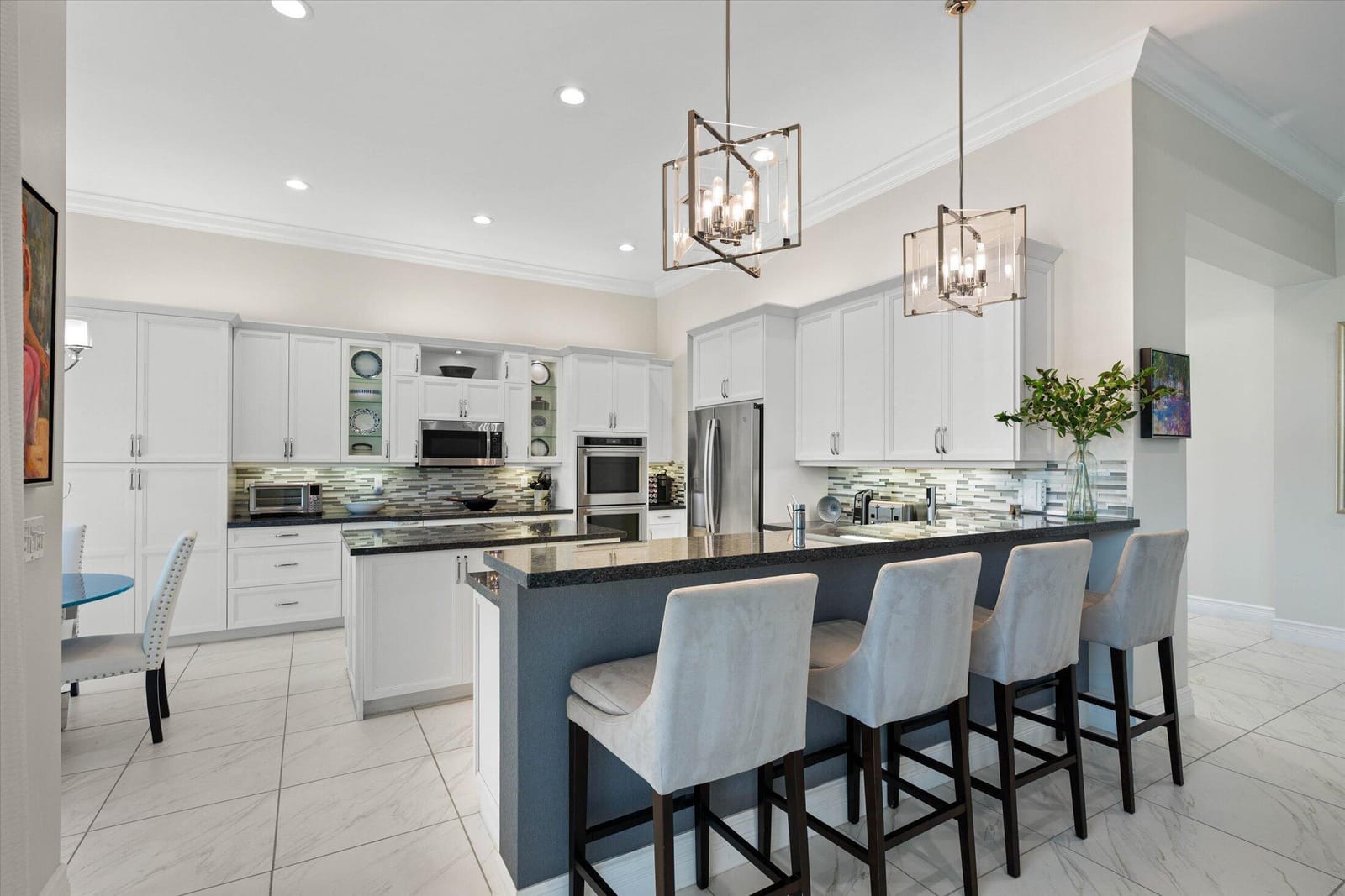 8200 MAJESTIC MOUNTAIN Drive — photo 12