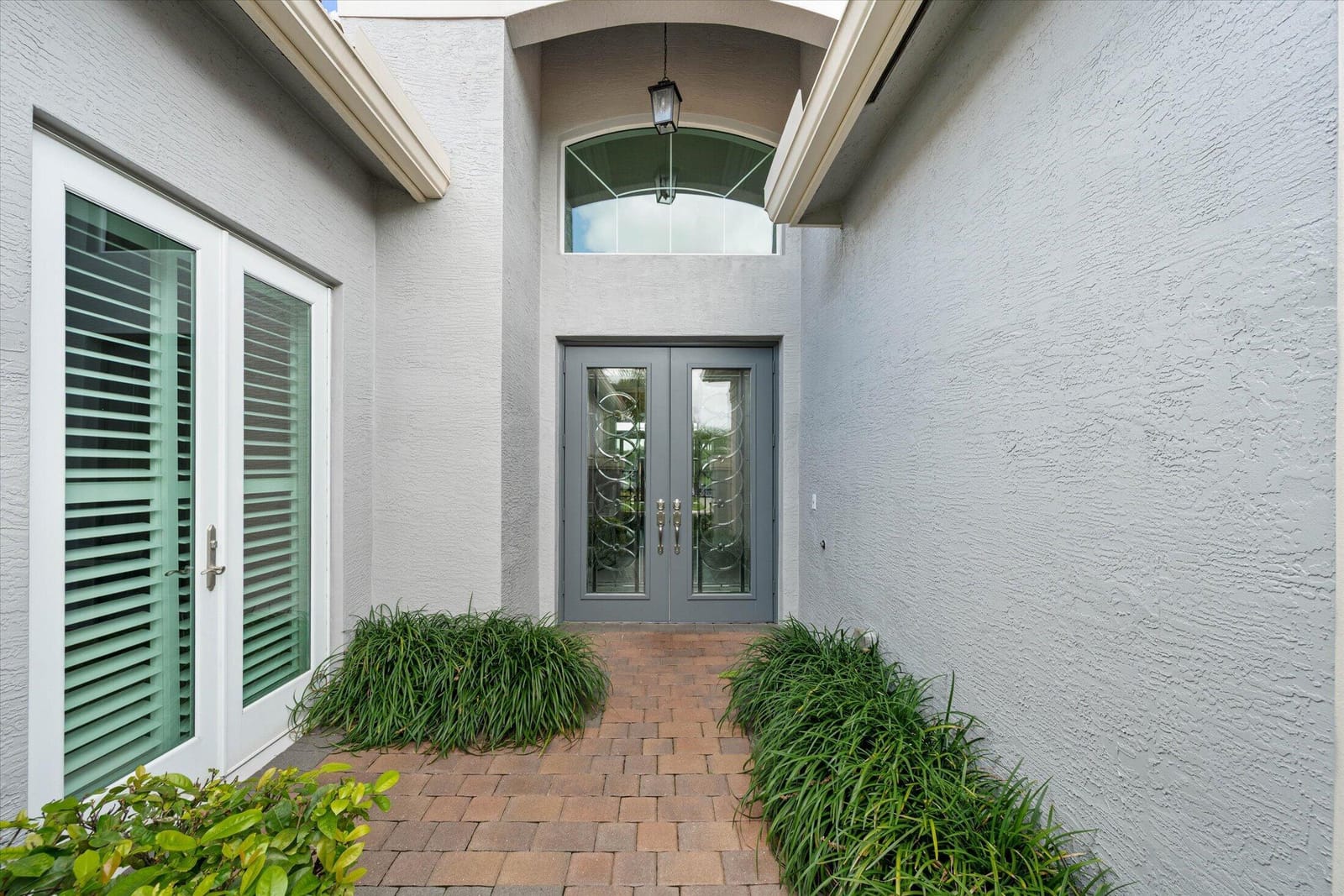 8200 MAJESTIC MOUNTAIN Drive — photo 3