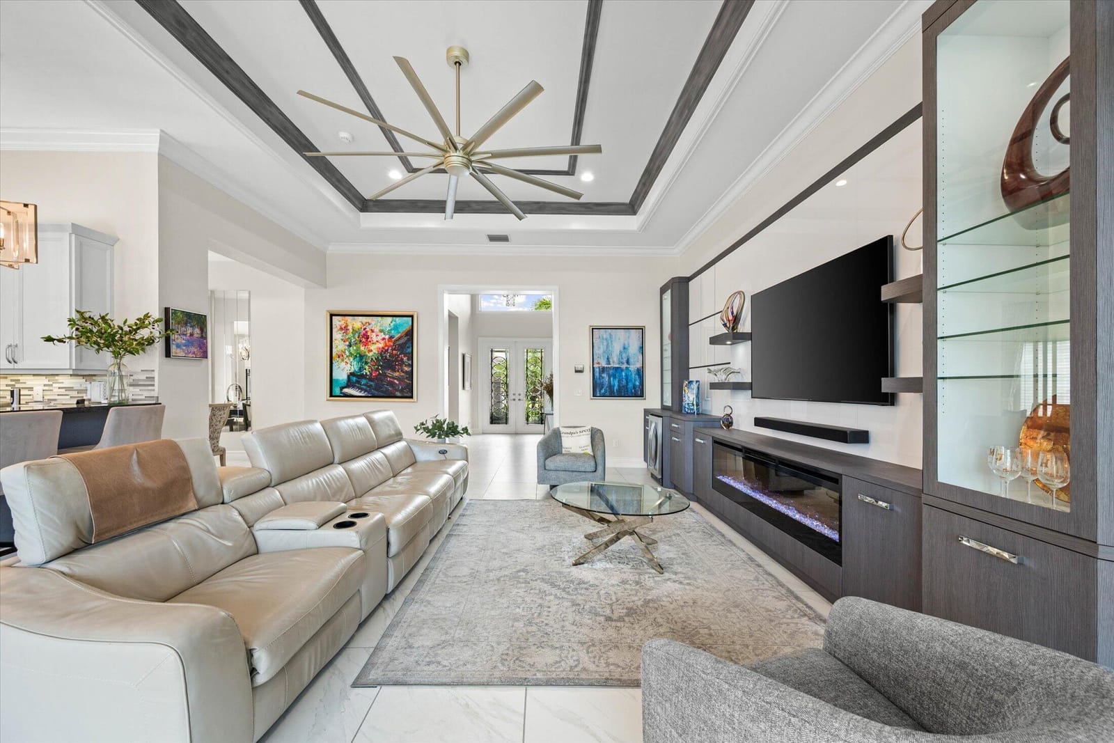 8200 MAJESTIC MOUNTAIN Drive — photo 9
