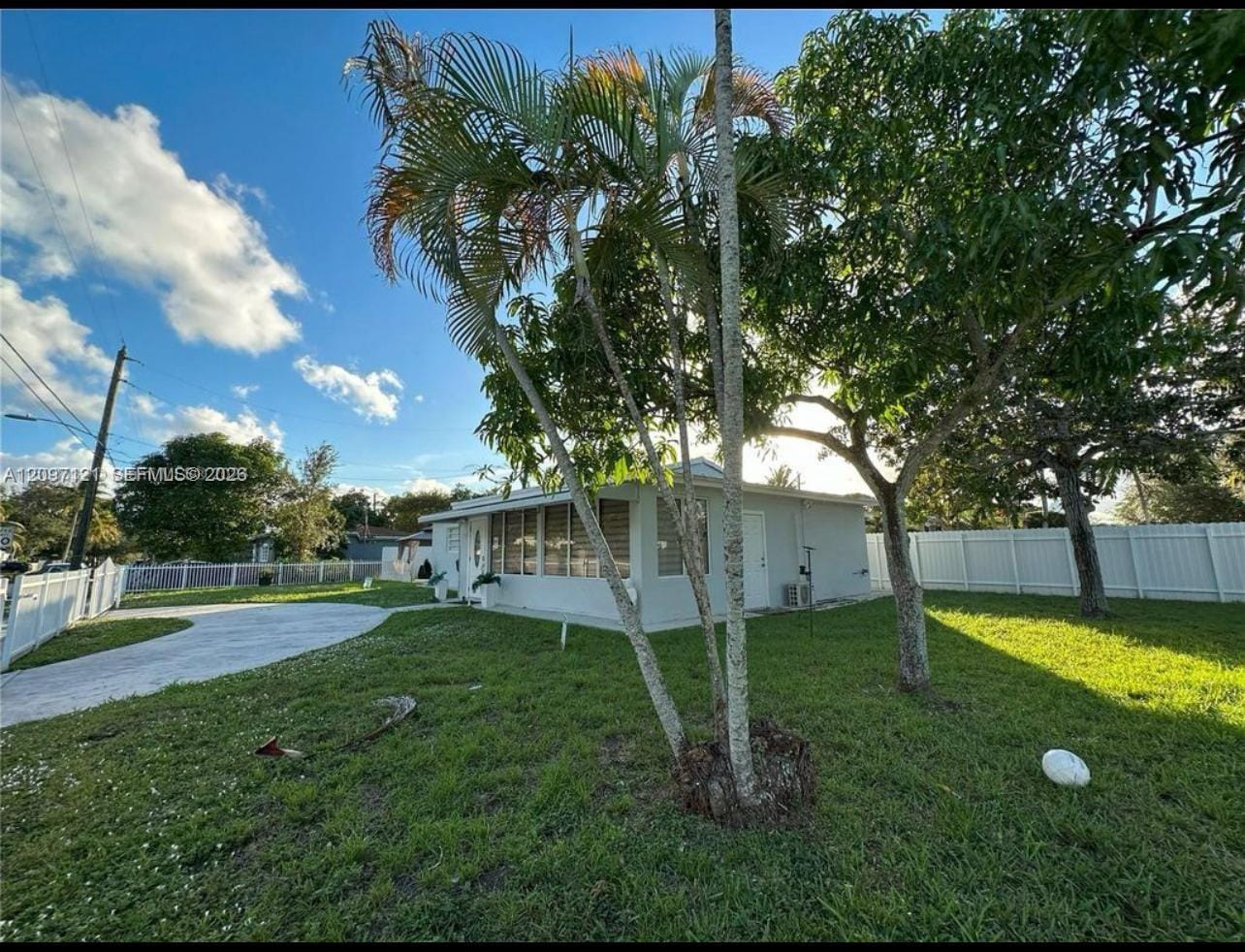 17080 NE 1st Avenue, North Miami Beach, FL 33162 photo 11