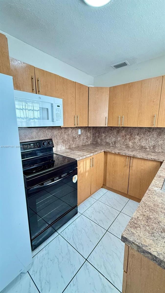 17080 NE 1st Avenue, North Miami Beach, FL 33162 photo 29