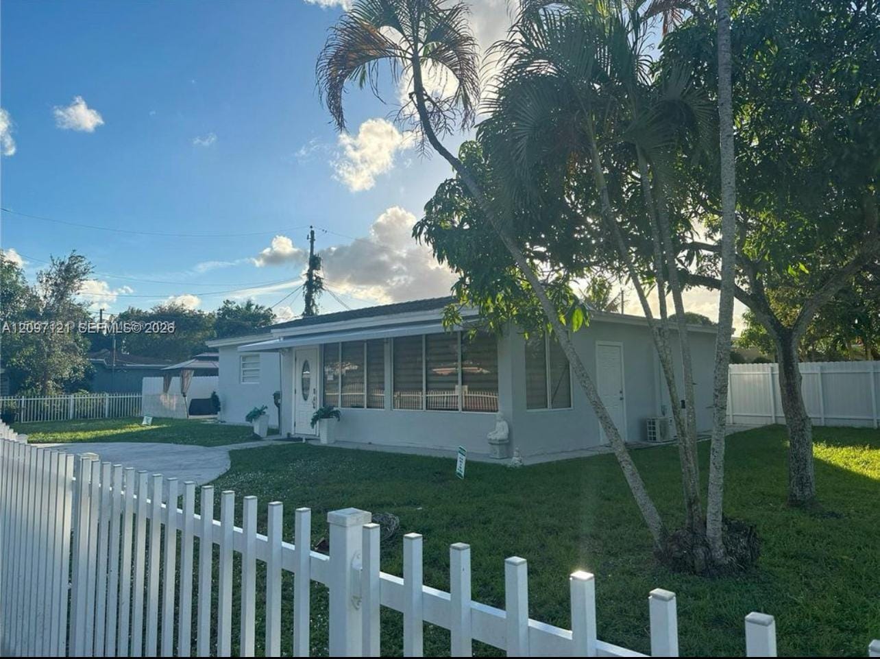 17080 NE 1st Avenue, North Miami Beach, FL 33162 photo 10