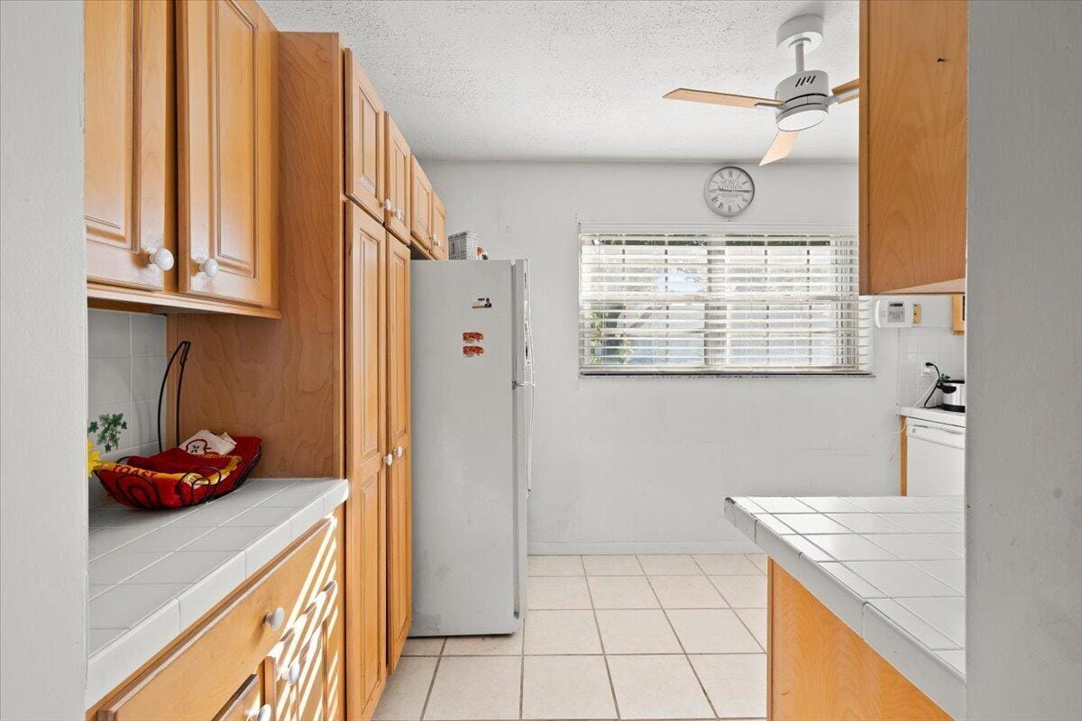 853 Meadowlark Lane 853 — photo 11