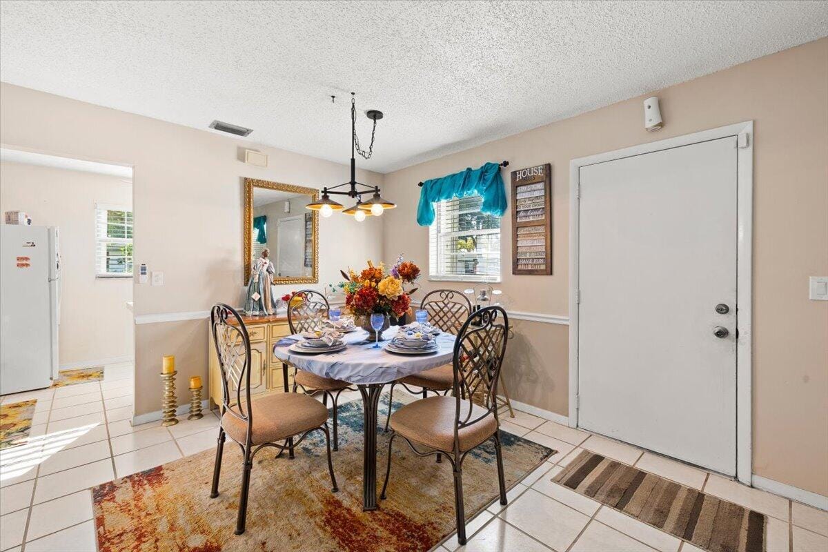 853 Meadowlark Lane 853 — photo 9