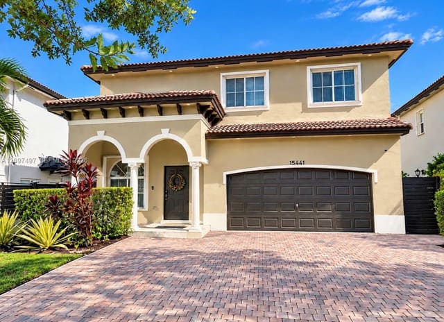15441 SW 11th Terrace ., Miami, FL 33194