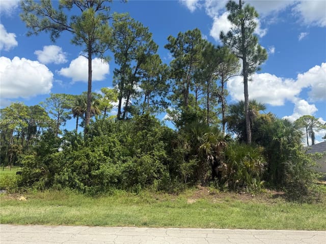 5018 N Rosebud Circle, LaBelle, FL 33935