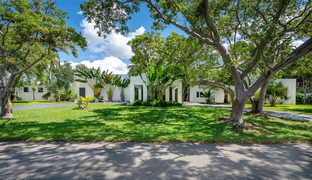9715 SW 89th Court, Miami, FL 33176