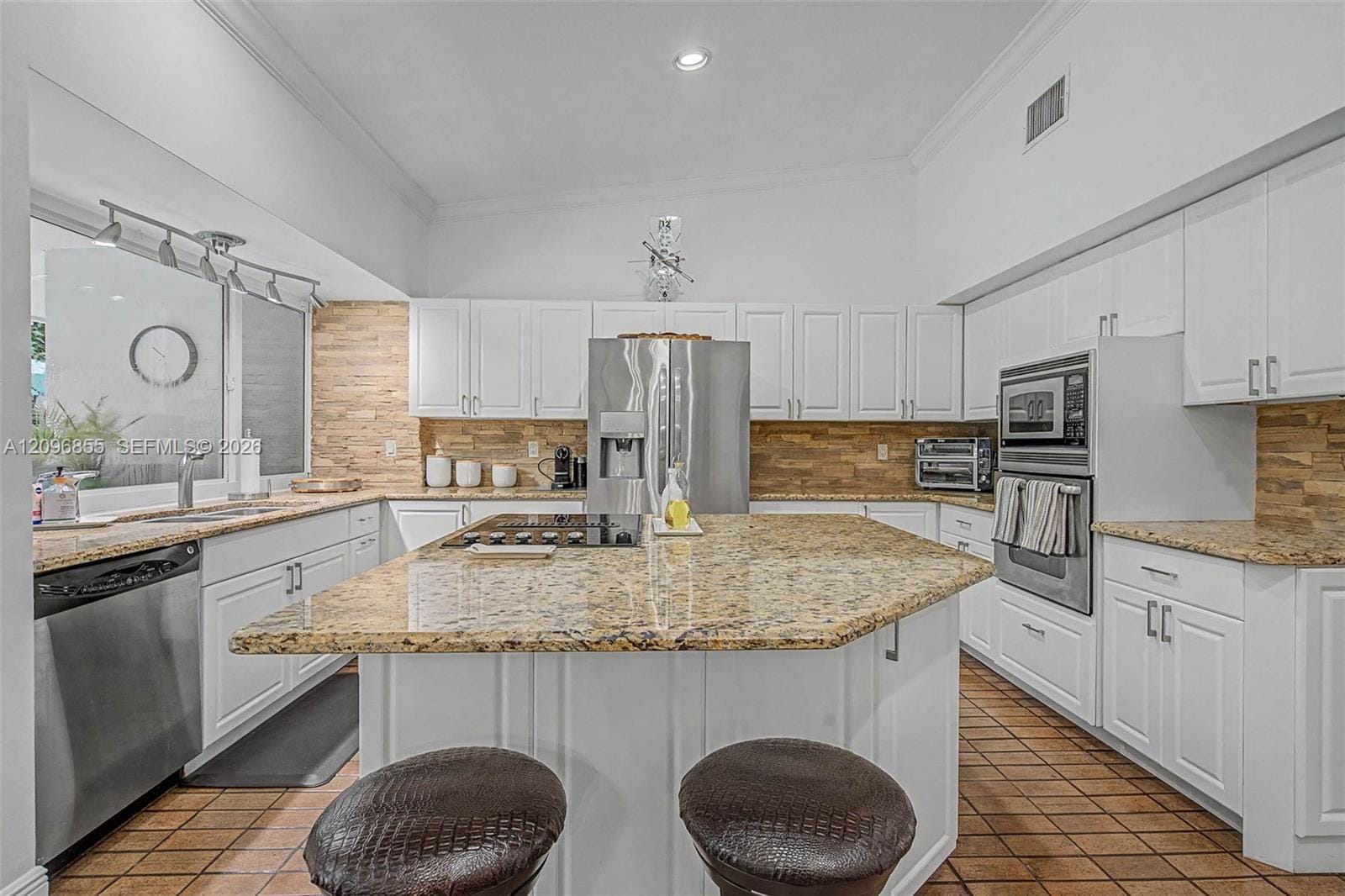 16100 SW 81st Avenue — photo 11