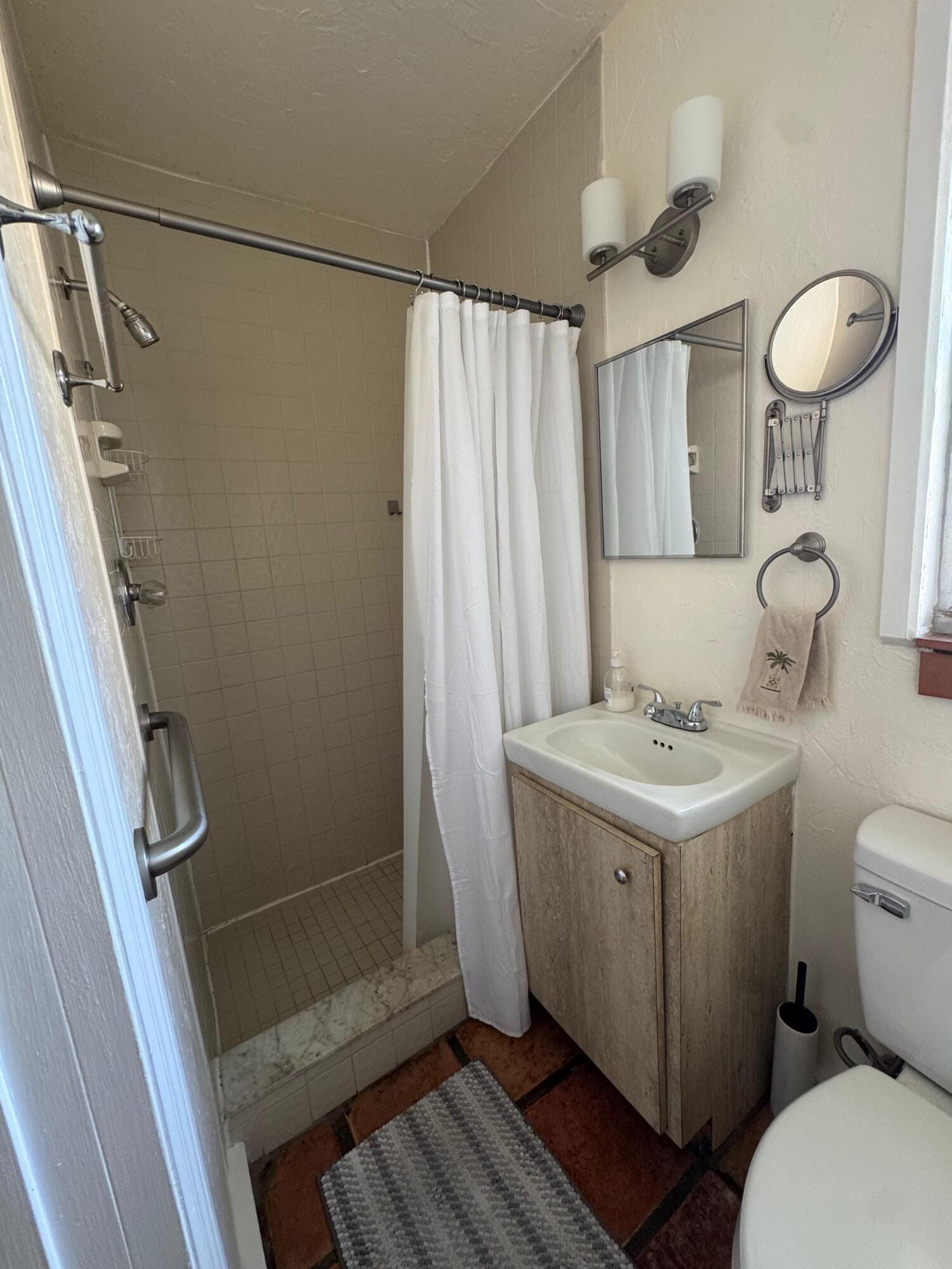 256 E 24TH Street, Riviera Beach, FL 33404 photo 9