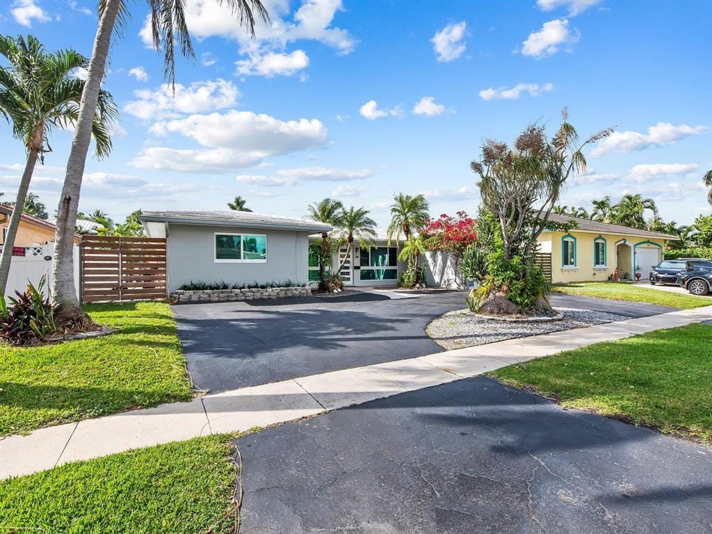 300 SE 10TH Street, Pompano Beach, FL 33060 photo 3