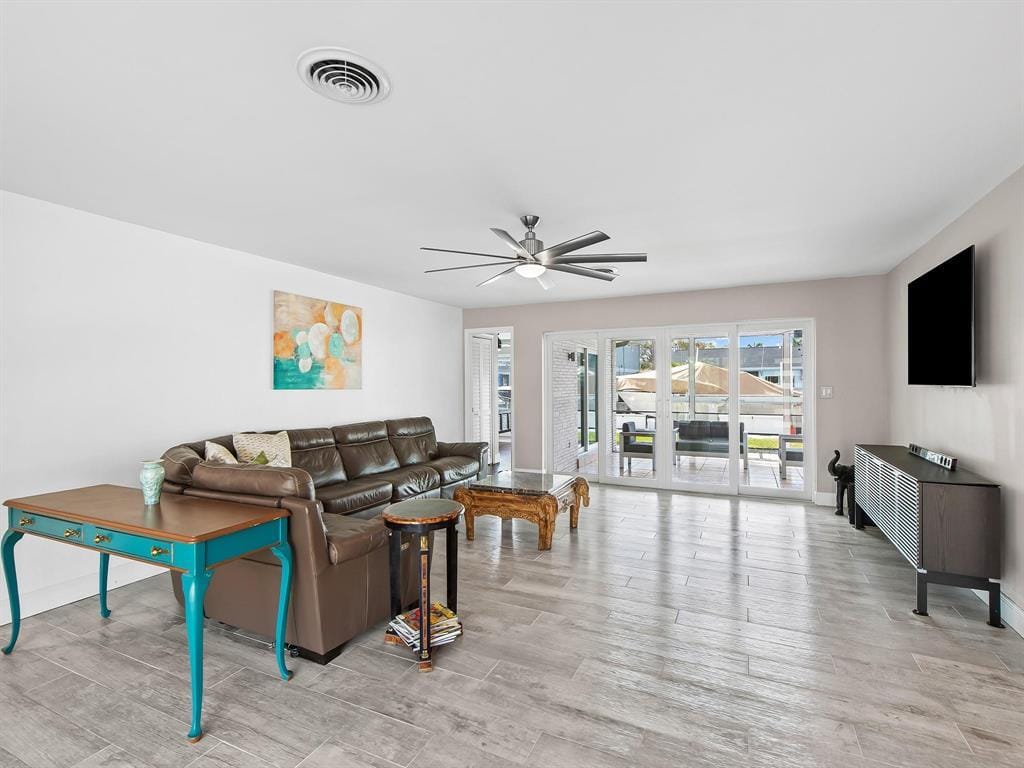 300 SE 10TH Street, Pompano Beach, FL 33060 photo 5