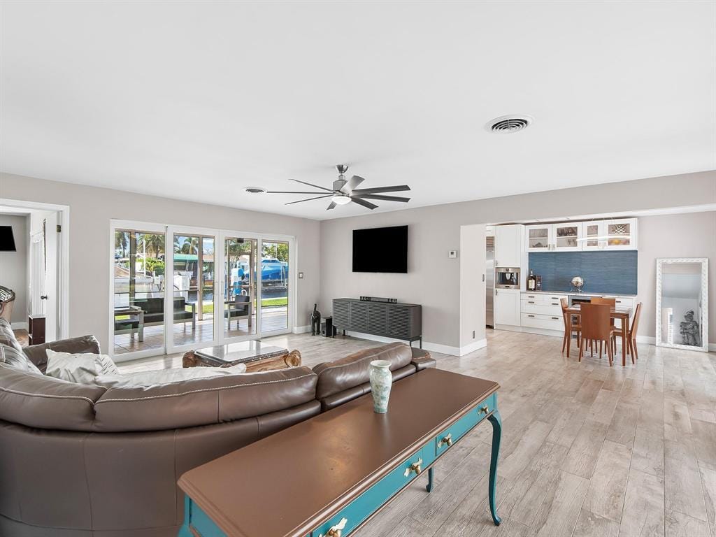 300 SE 10TH Street, Pompano Beach, FL 33060 photo 6