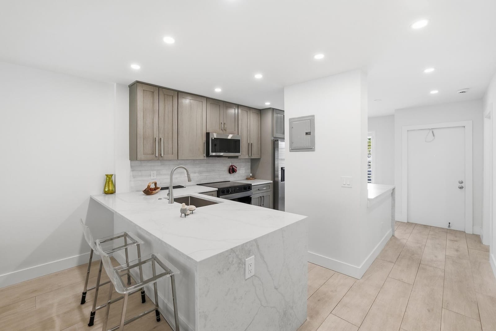 1011 Flame Vine Avenue 203 — photo 6