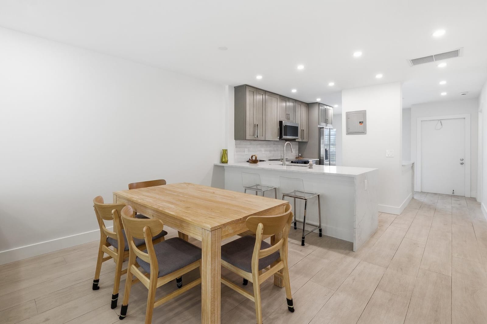 1011 Flame Vine Avenue 203 — photo 7