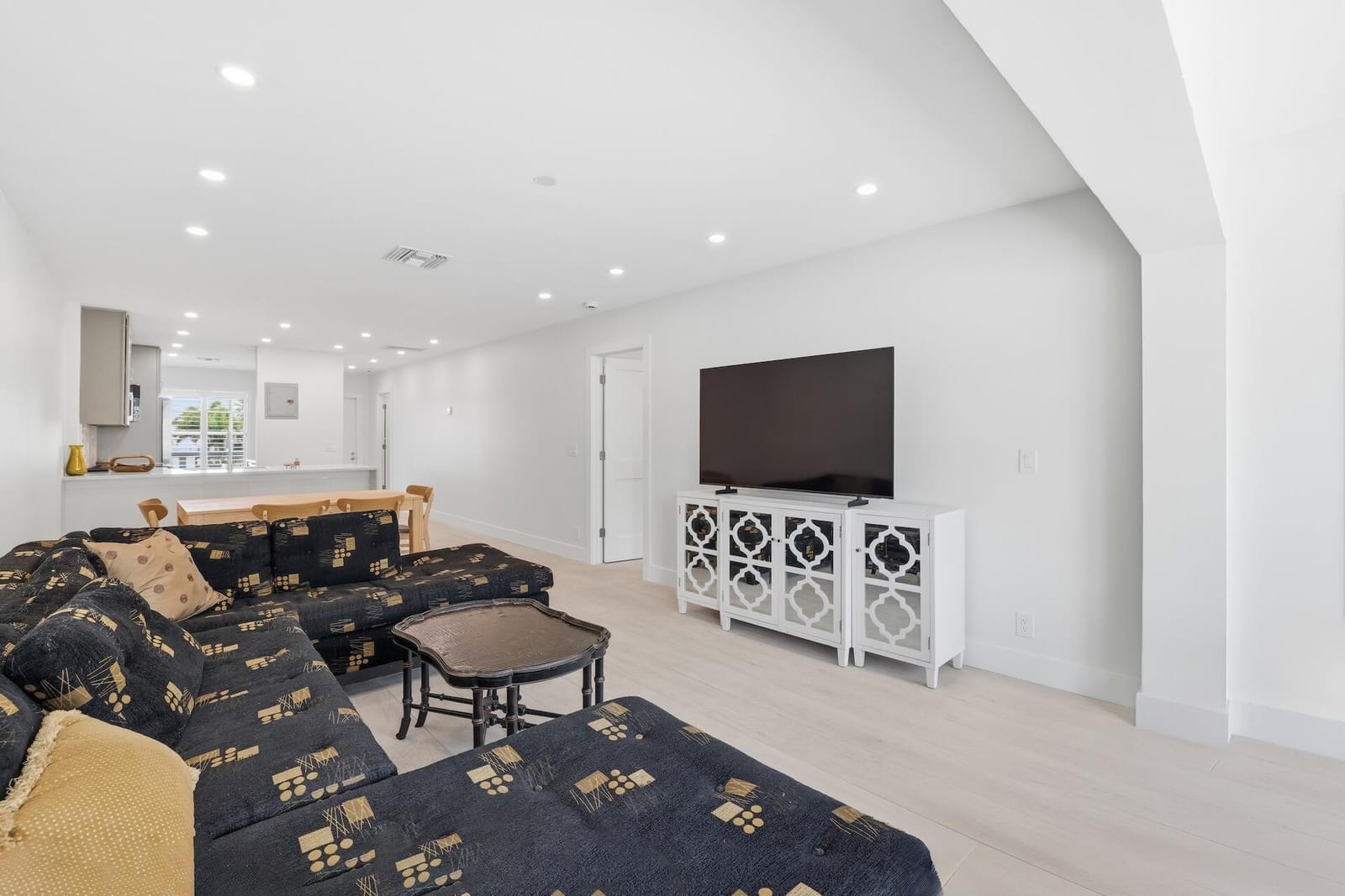 1011 Flame Vine Avenue 203 — photo 9