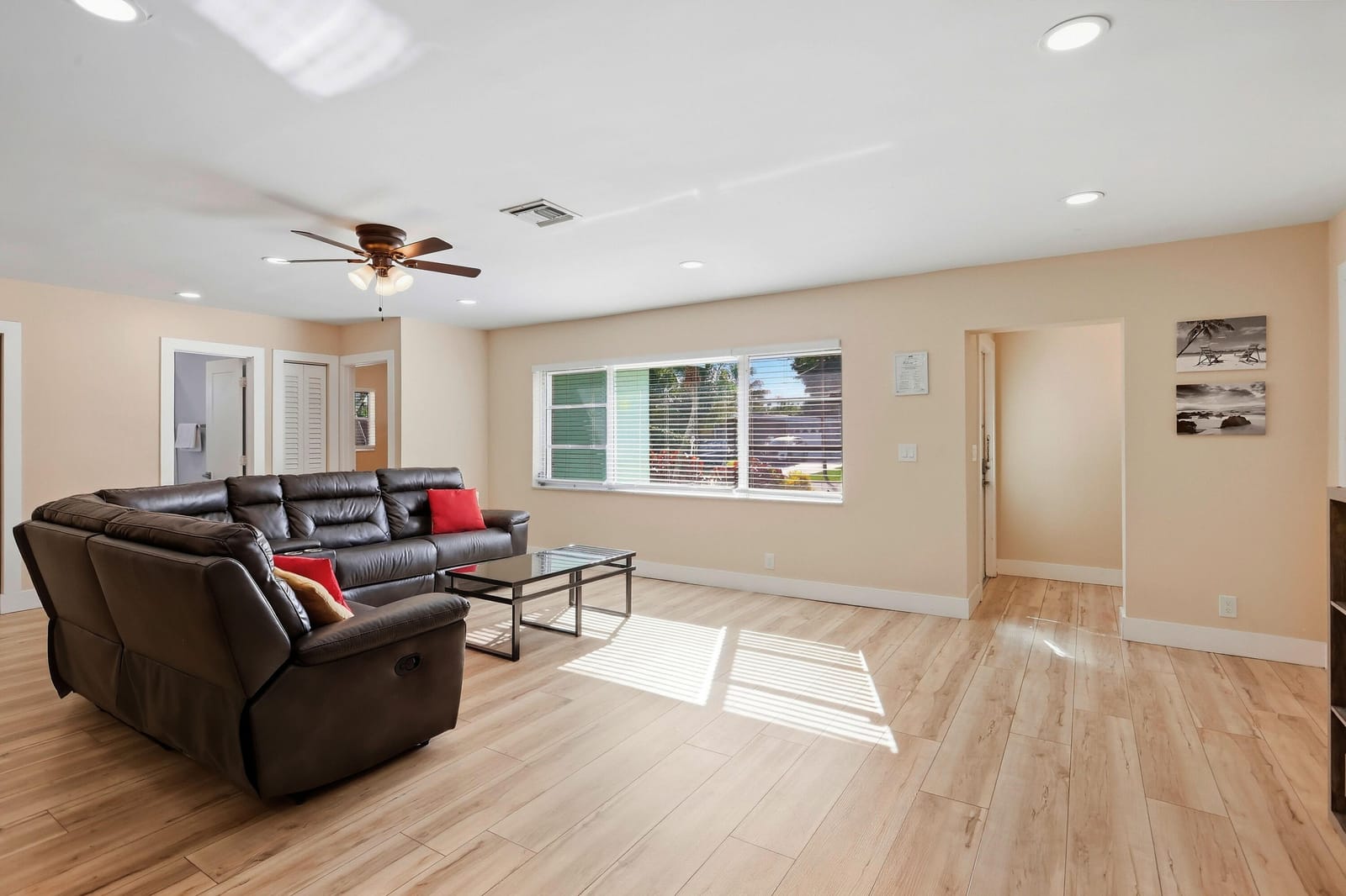 6880 KINGSTON Drive — photo 4