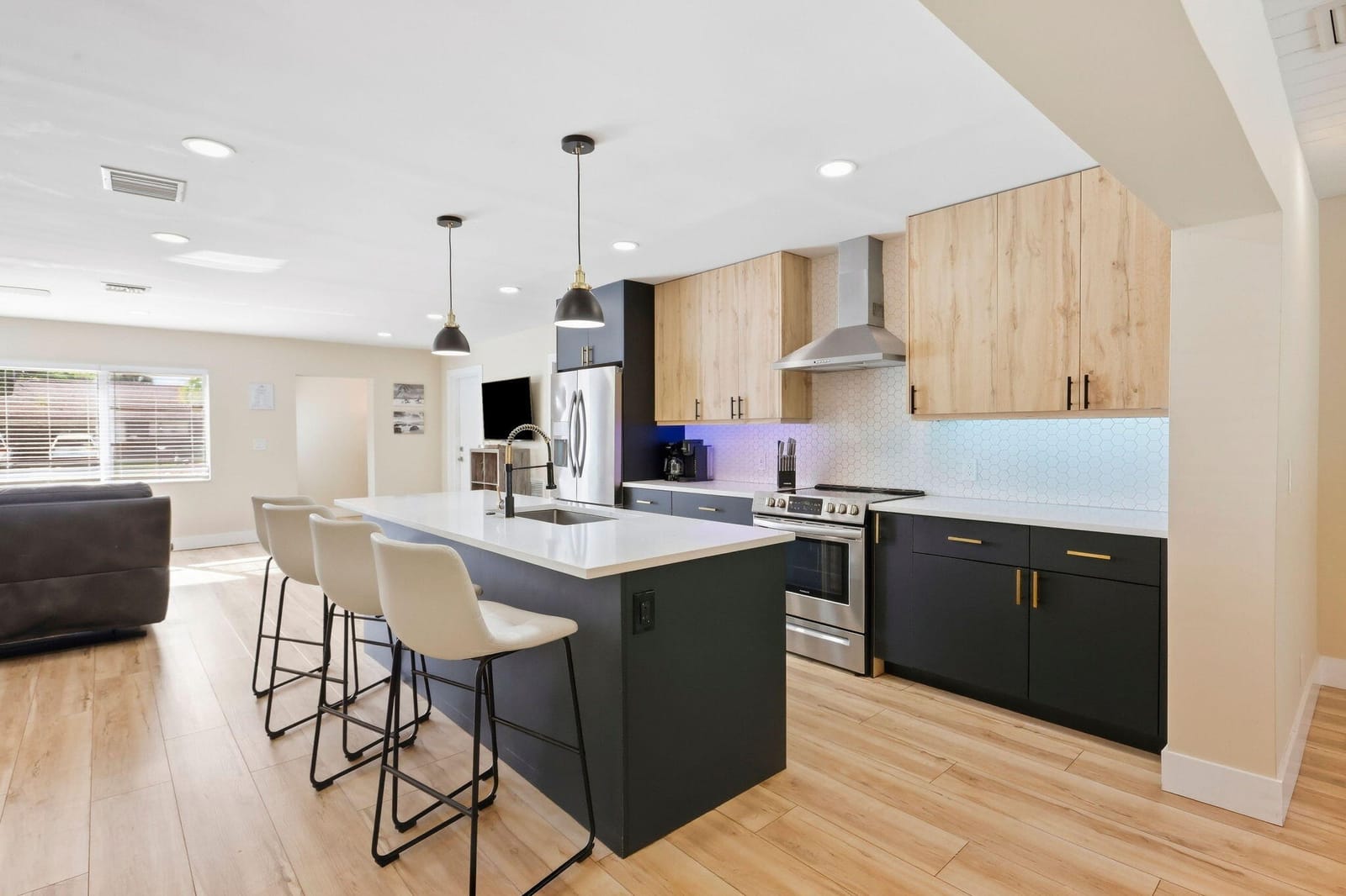 6880 KINGSTON Drive — photo 7