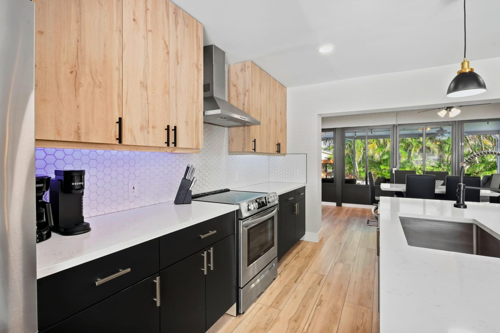 6880 KINGSTON Drive — photo 8