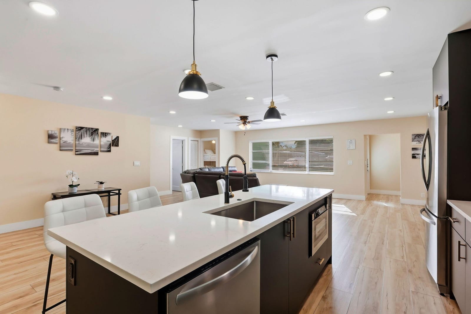 6880 KINGSTON Drive — photo 9