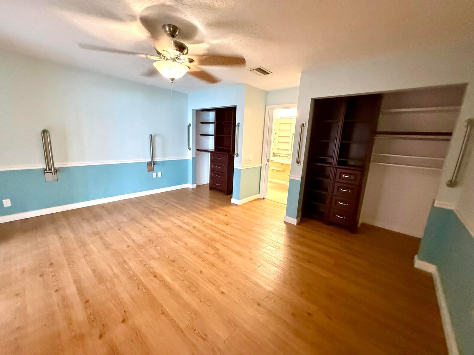5253 Crystal Anne Drive — photo 11