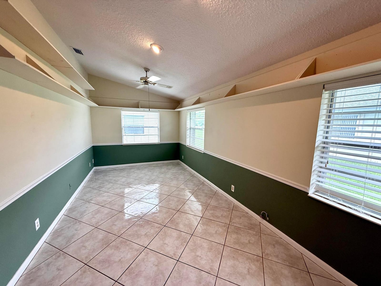 5253 Crystal Anne Drive — photo 9