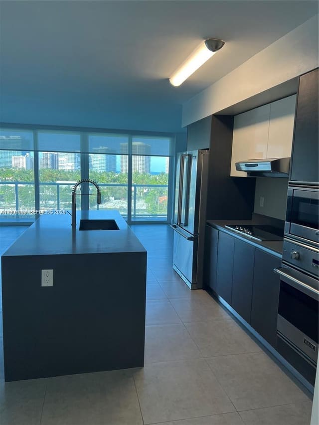 9821 E Bay Harbor Drive 805, Bay Harbor Islands, FL 33154