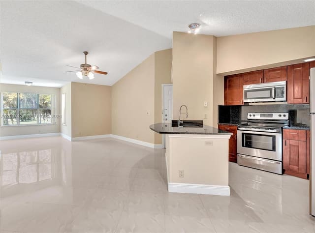 3370 N Pinewalk Drive N 1222, Margate, FL 33063