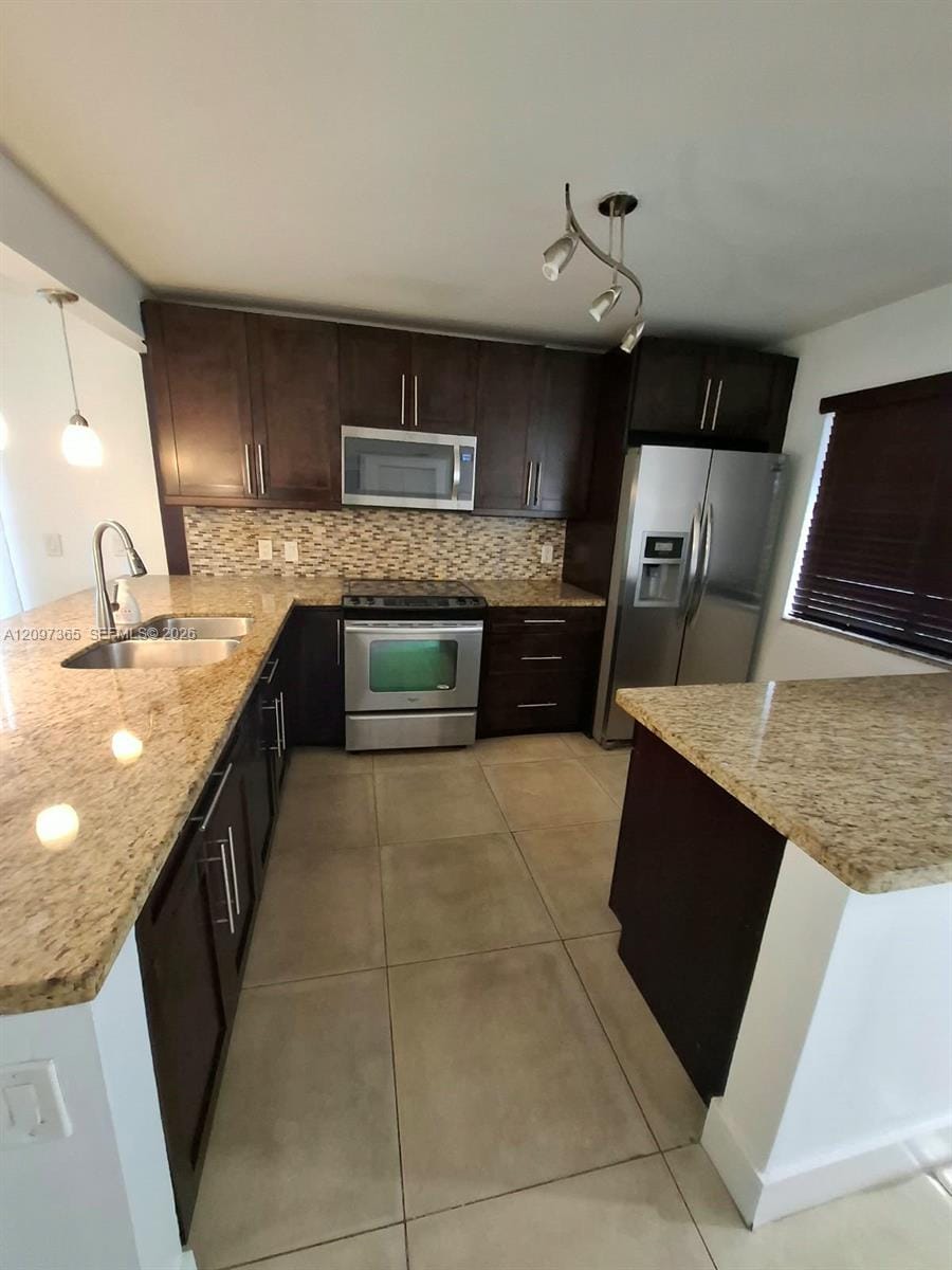 320 Racquet Club Road 104, Weston, FL 33326 photo 2