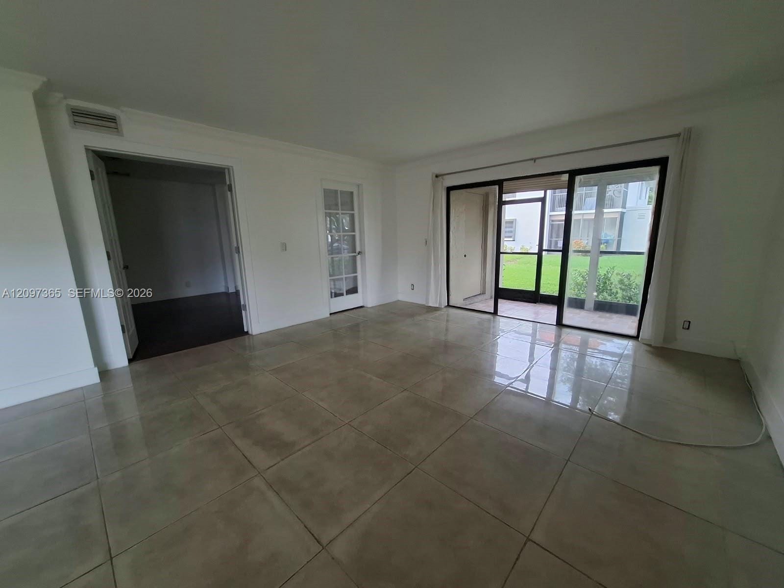 320 Racquet Club Road 104, Weston, FL 33326 photo 8