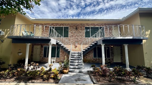 1900 NE 29th Street 2D, Lighthouse Point, FL 33064
