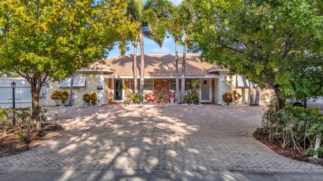 5120 NE 22nd Avenue, Lighthouse Point, FL 33064