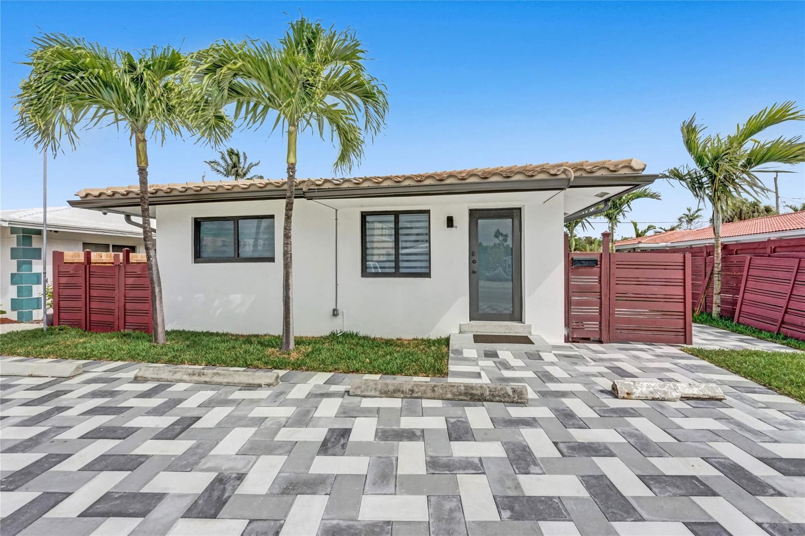 1 bedroom home for sale at 4536 POINCIANA, Lauderdale By The Sea, FL 33308 — $1,999