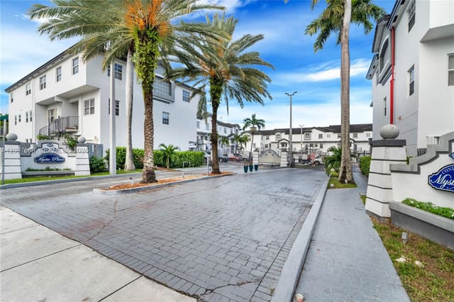 955 NW 82nd Avenue 213-C, Miami, FL 33126