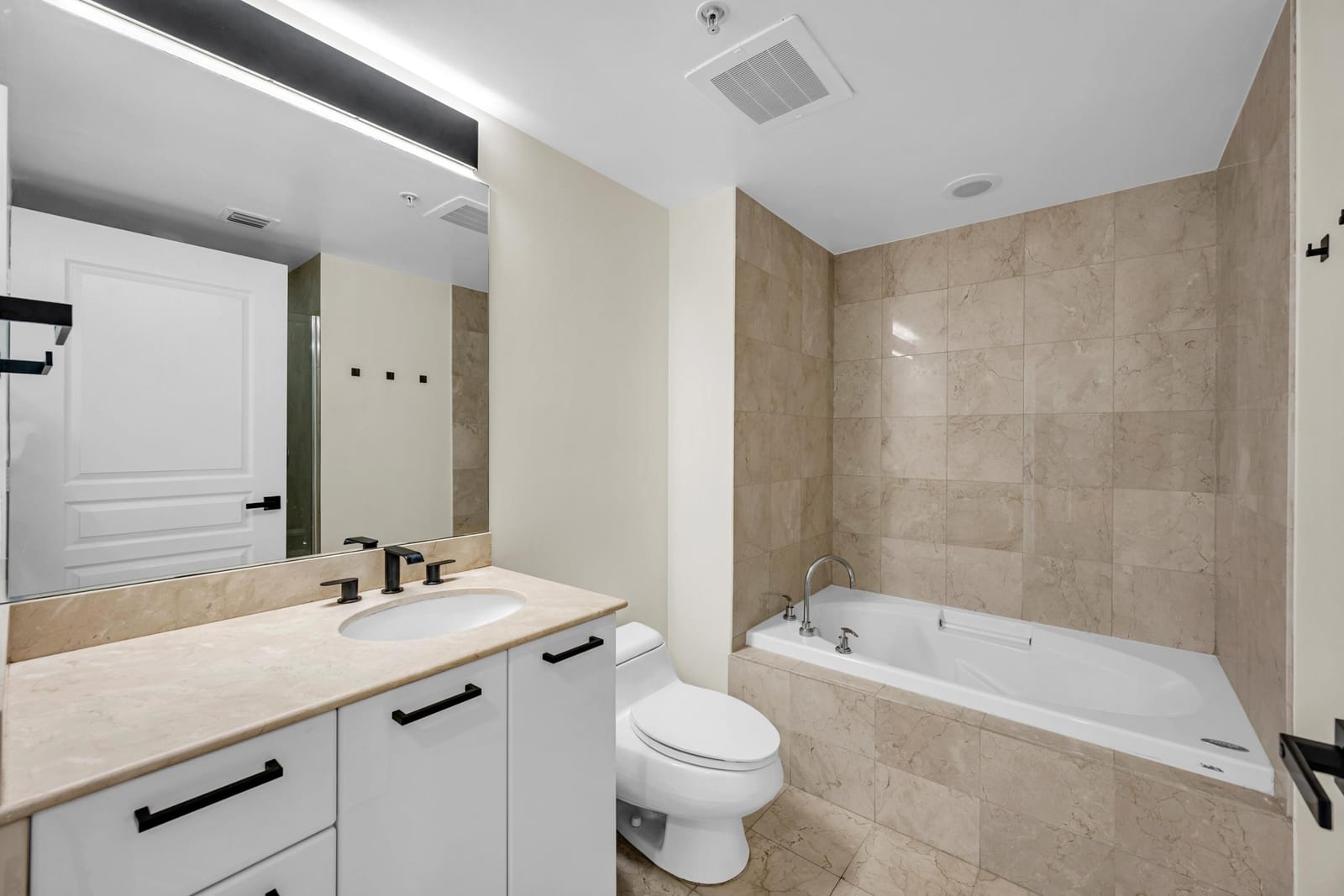 350 SE 2nd Street 1980, Fort Lauderdale, FL 33301 photo 14