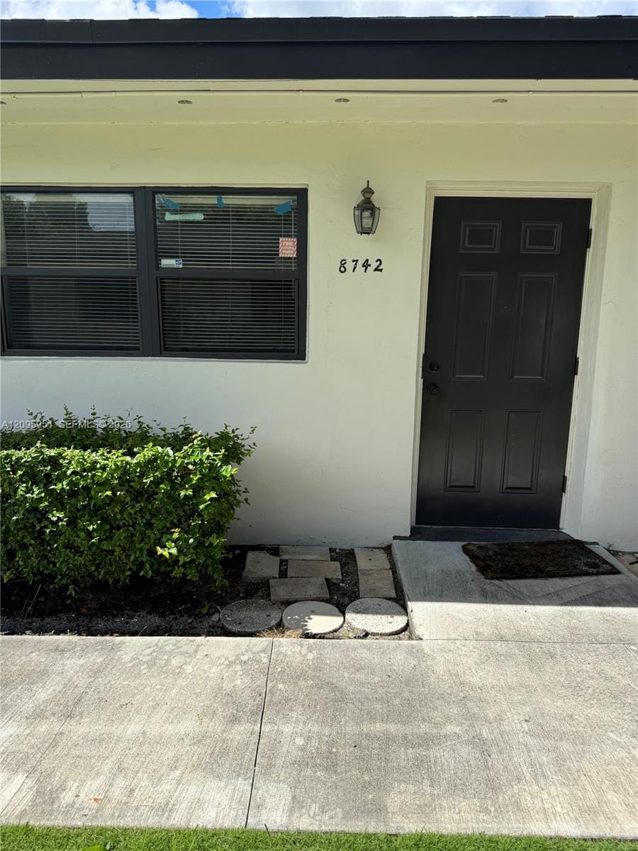 2 bedroom home for sale at 8742 145th, Palmetto Bay, FL 33176 — $2,500