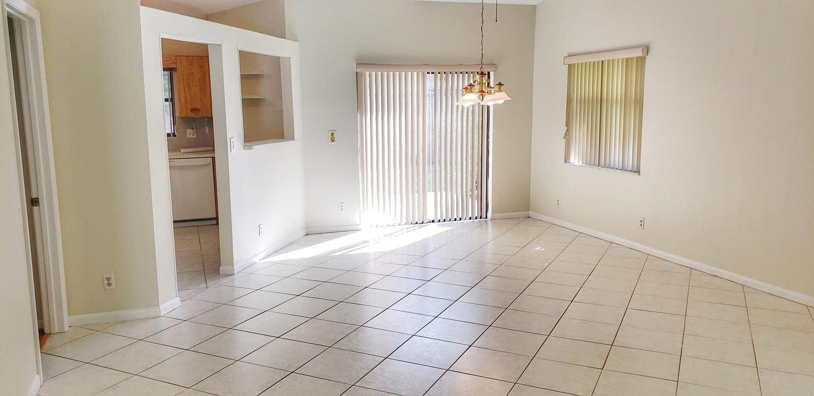 7 Whitehall Way, Boynton Beach, FL 33436 photo 2