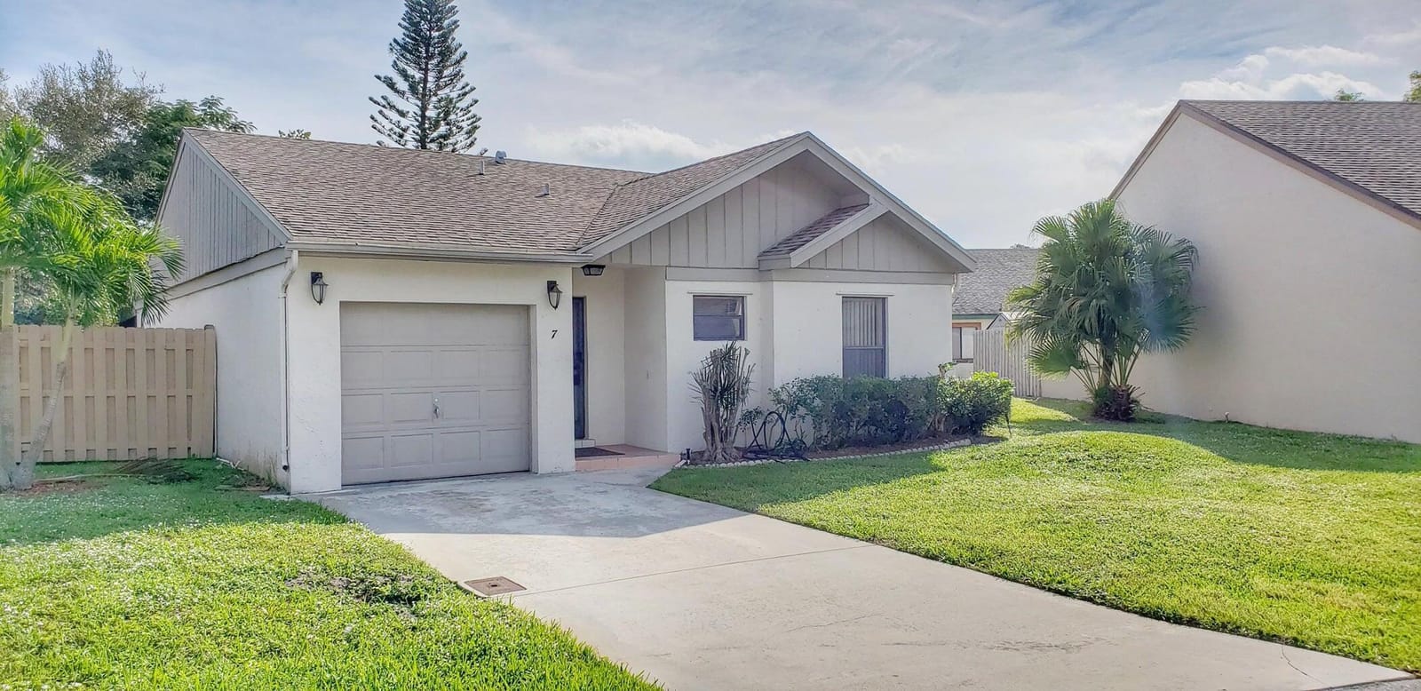 2 bedroom home for sale at 7 Whitehall, Boynton Beach, FL 33436 — $2,450