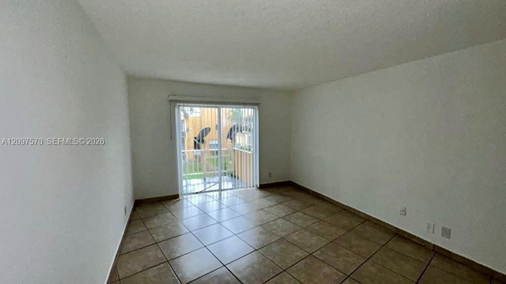 18111 NW 68th Avenue H205, Hialeah, FL 33015 photo 4