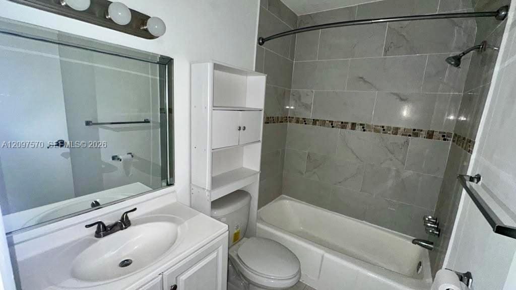 18111 NW 68th Avenue H205, Hialeah, FL 33015 photo 6